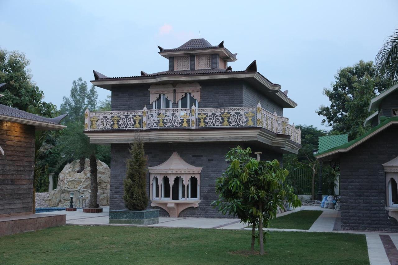 Отель Mann The Palm Retreat Лакхнау Экстерьер фото